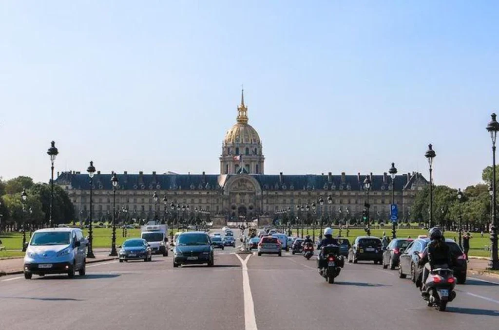 Avenue de Breteuil Les Invalides